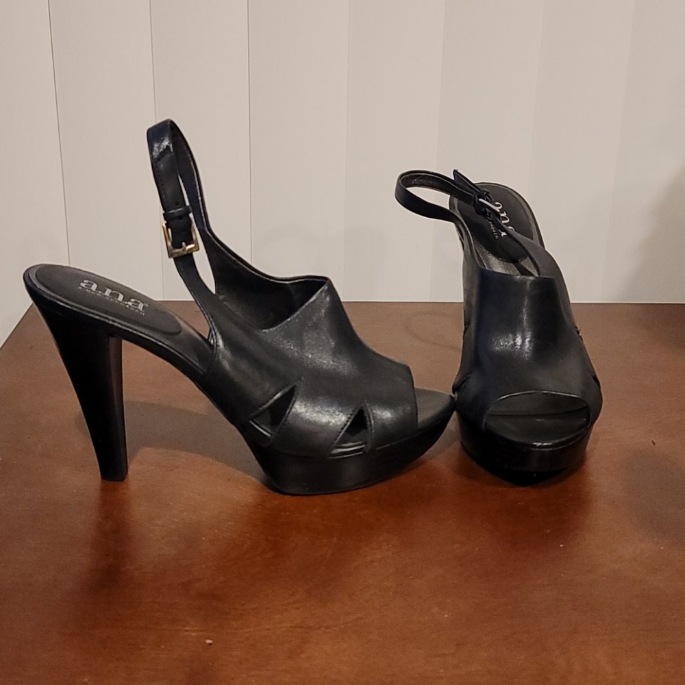 Platform sandal - Picture 3 of 9